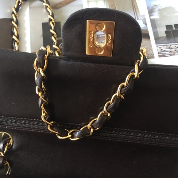 🎊2x HOST PICK🎊 Chanel Classic Medium Double Flap, Emergency Sale: PRICE FIRM - Picture 10 of 17